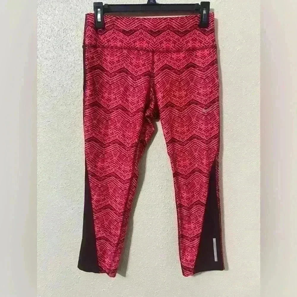 Nike DRI FIT High Waisted Cropped Women’s Reflective Leggings - Size M